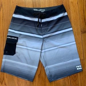 Mens Billabong Board Shorts size 29